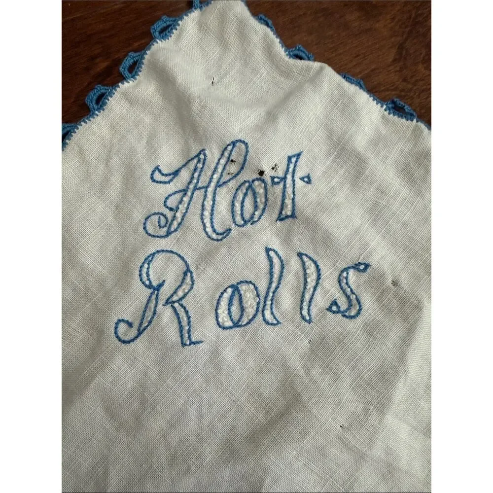 Vintage Hot Rolls Lace Embroidered Bread Roll Basket Liner Linen Set